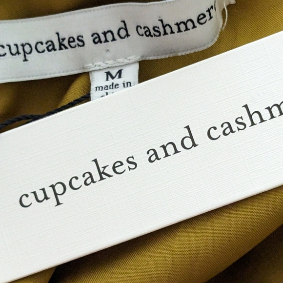 Revolve Cupcakes & Cashmere Fonda Floral Off Shoulder Dress, M , NWT - Picture 4 of 5